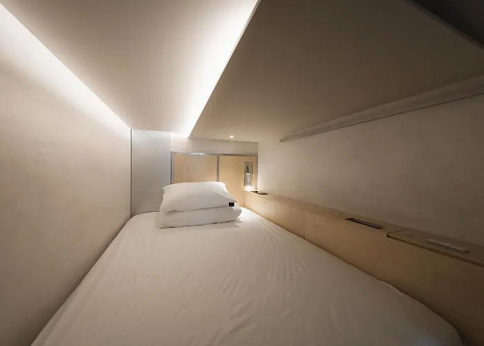 At Gangnam Hotel cápsula Seúl